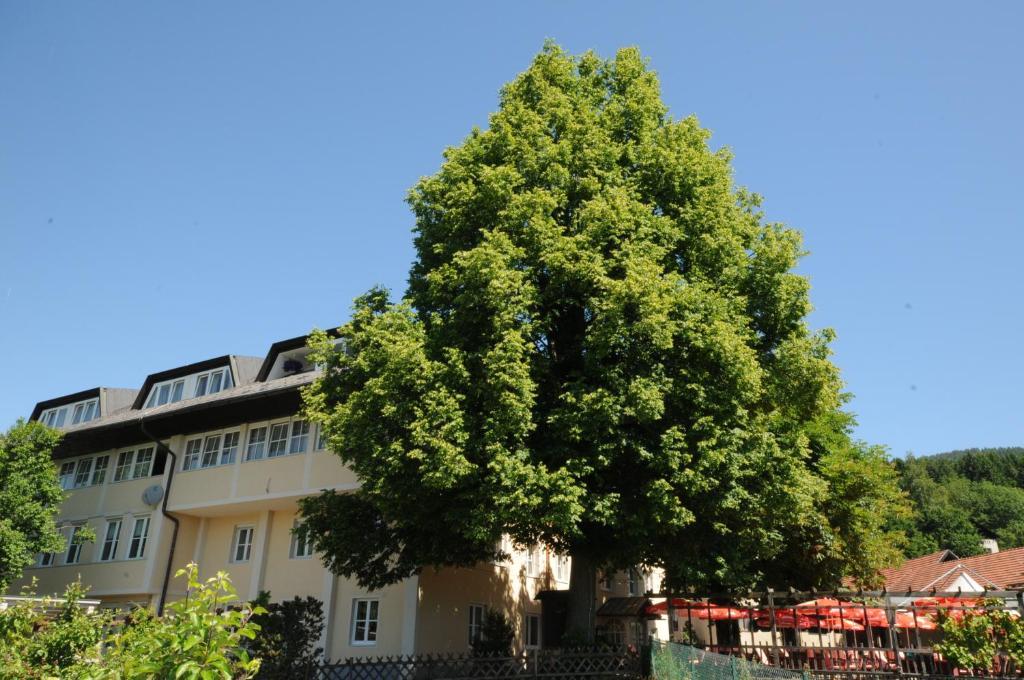 Hotel Gasthof Bacher Villach Exterior foto